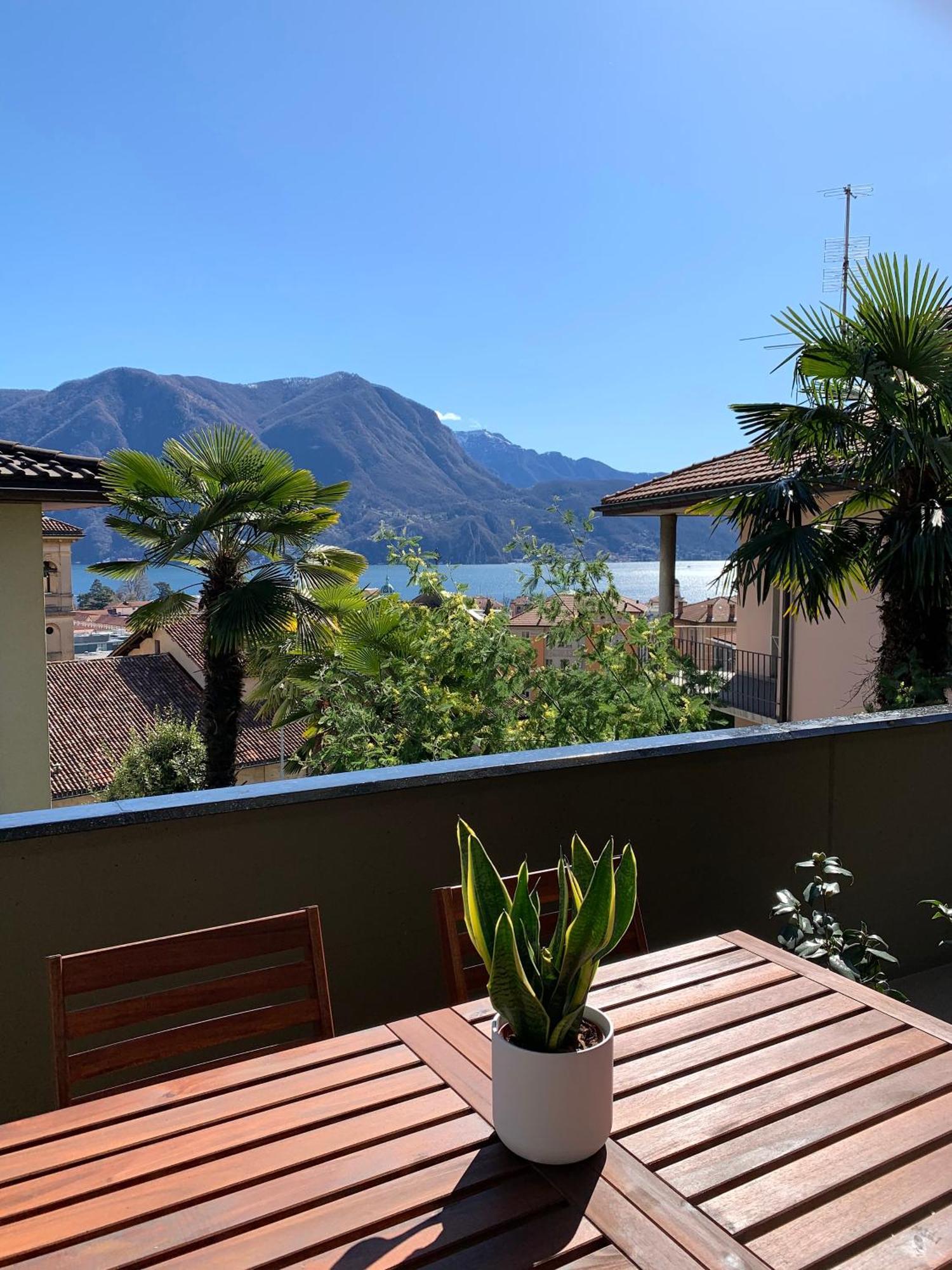 Live - Via Massagno * Lugano